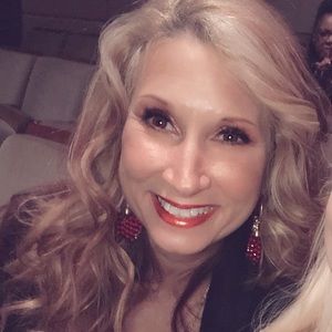 Meet your Posher, Llisa